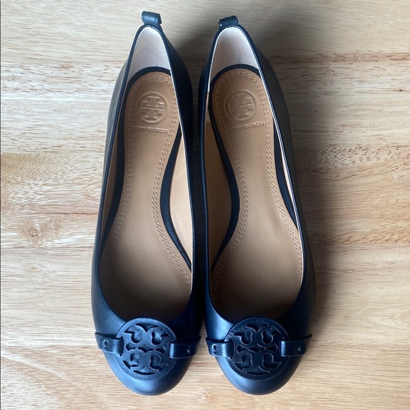 Tory Burch Women's Black Flats - Picture 2 of 12